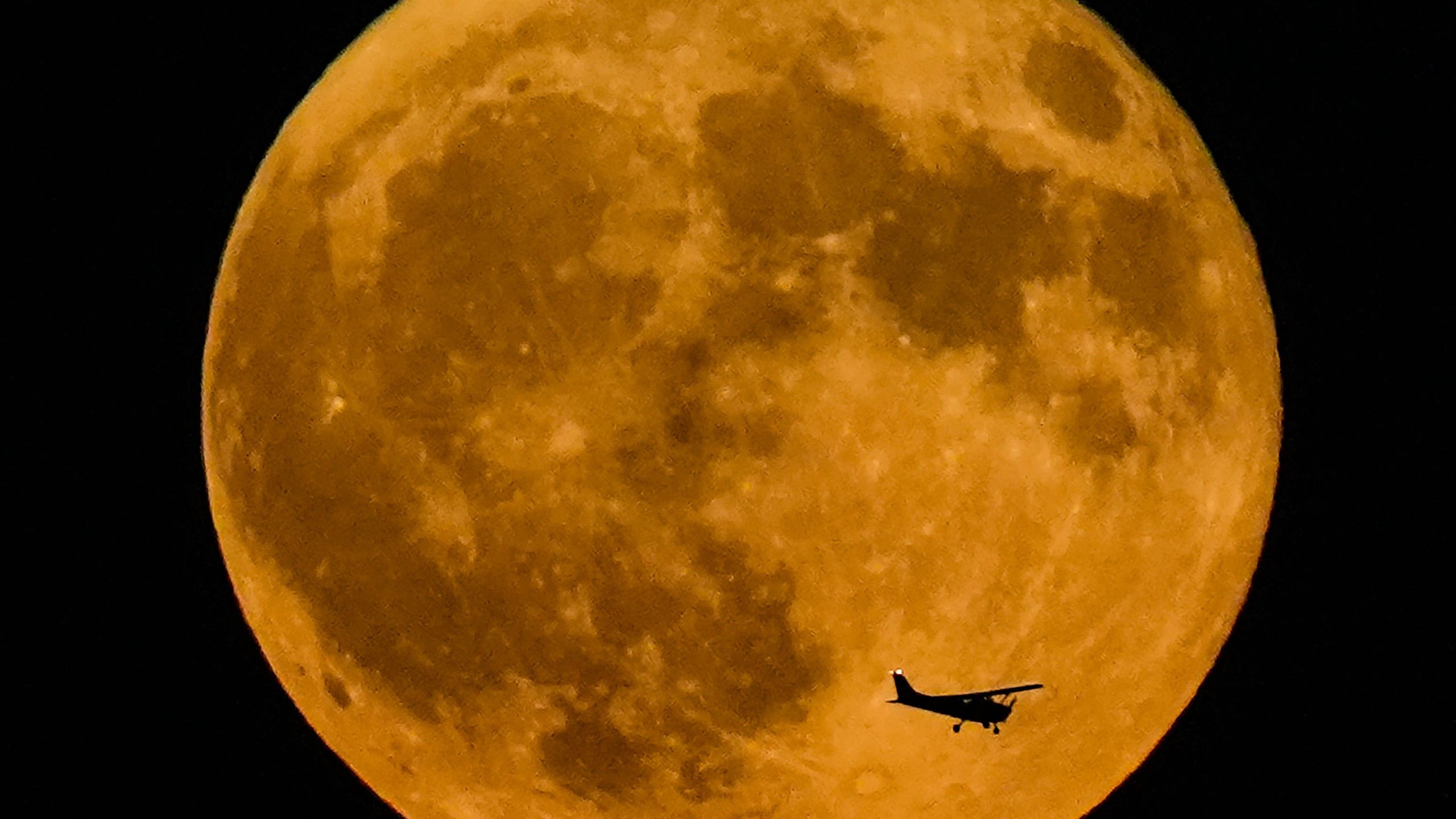 Quand la lune est-elle pleine en octobre ? Voici quand vous pourrez voir la super lune