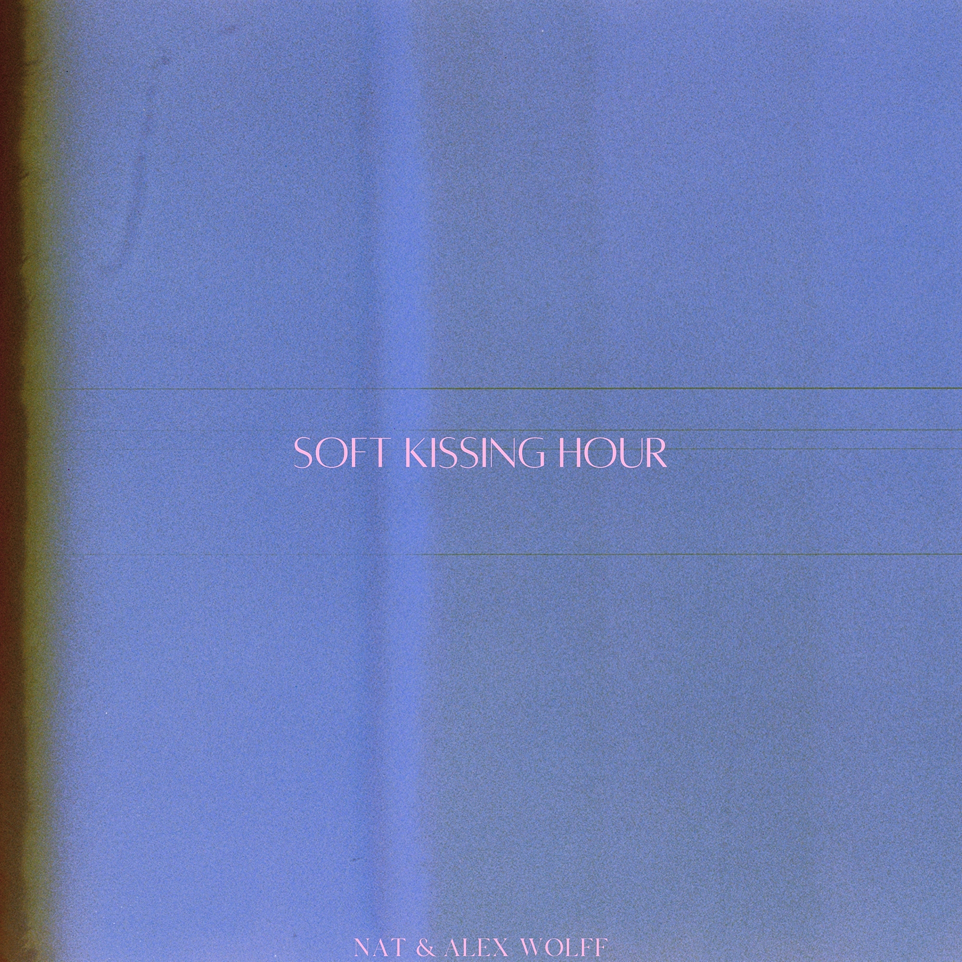 Billie Eilish rejoint Nat et Alex Wolff sur leur nouveau single « Soft Kissing Hour »