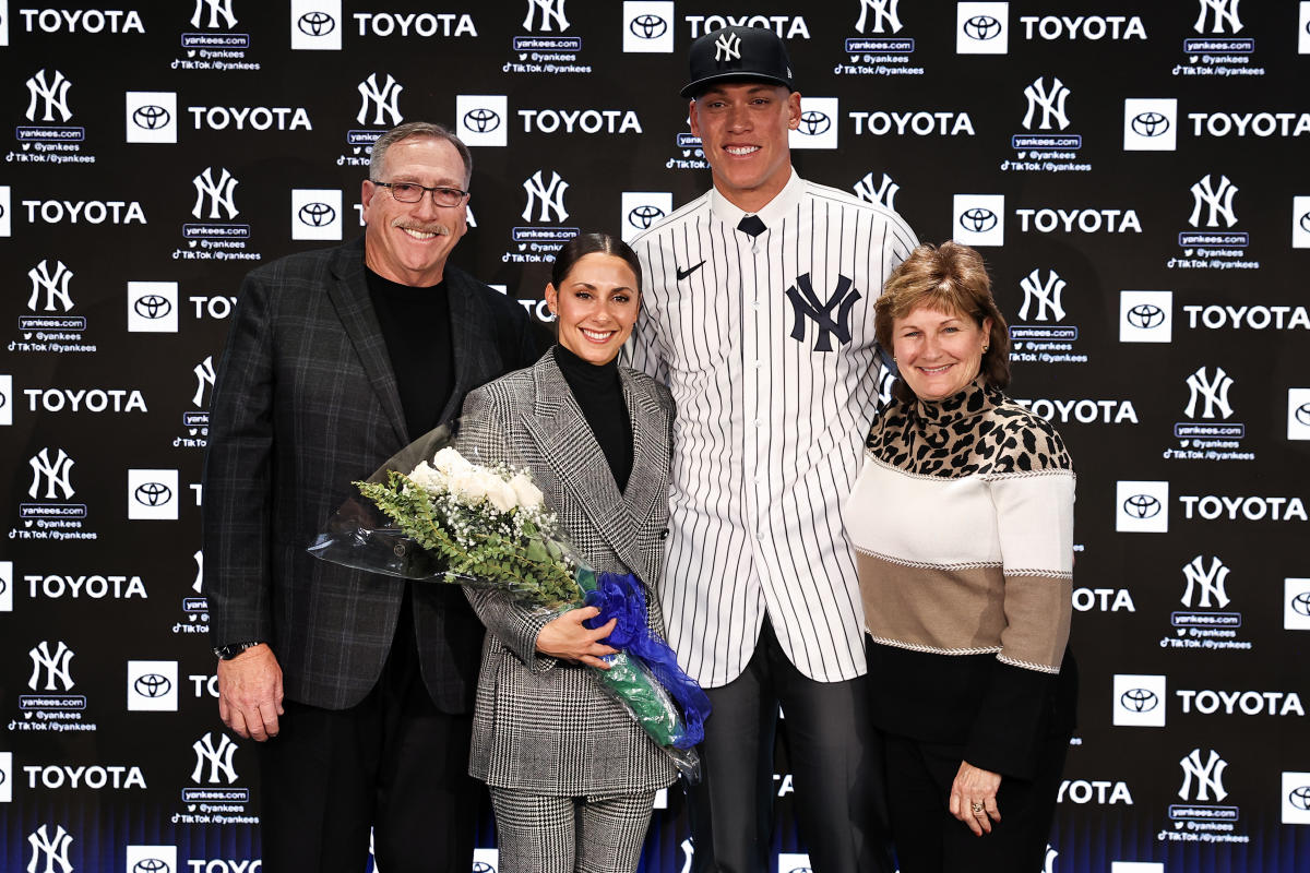 Aaron Judge a-t-il été adopté ? Rencontrez les parents de la star des Yankees, Patty et Wayne, au milieu des World Series 2024