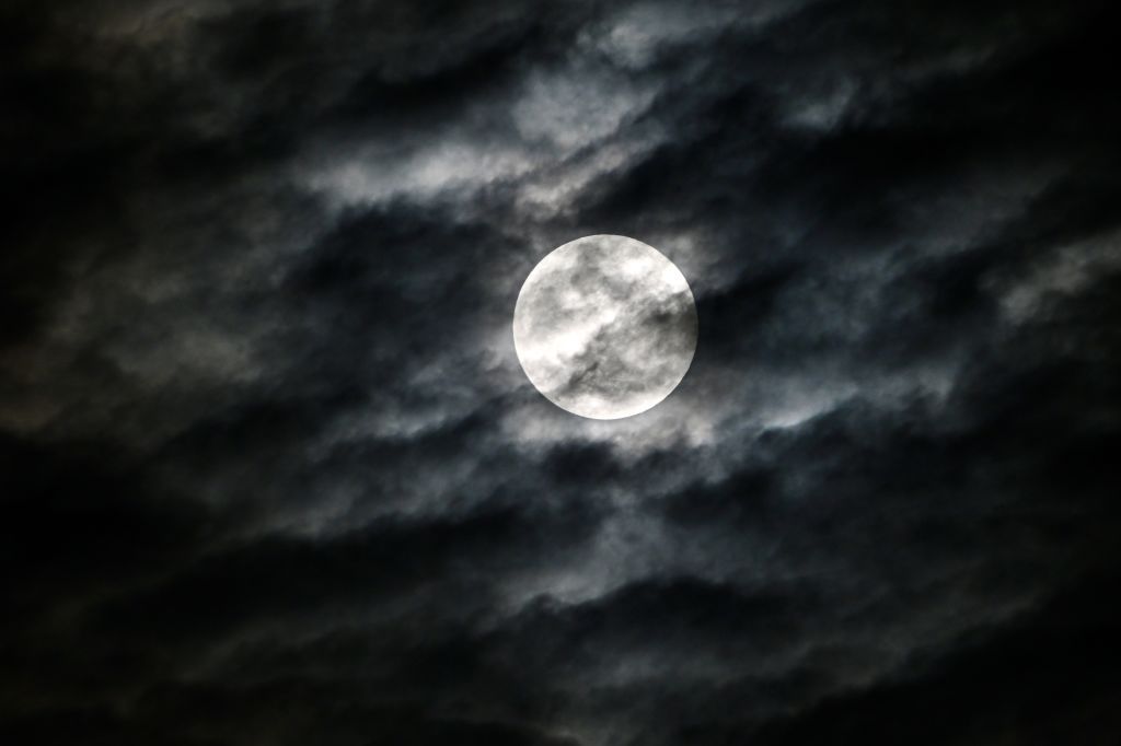 La super lune 2024 de Hunter’s Moon offre un spectacle épouvantablement bon pour les observateurs du ciel du monde entier (photos)