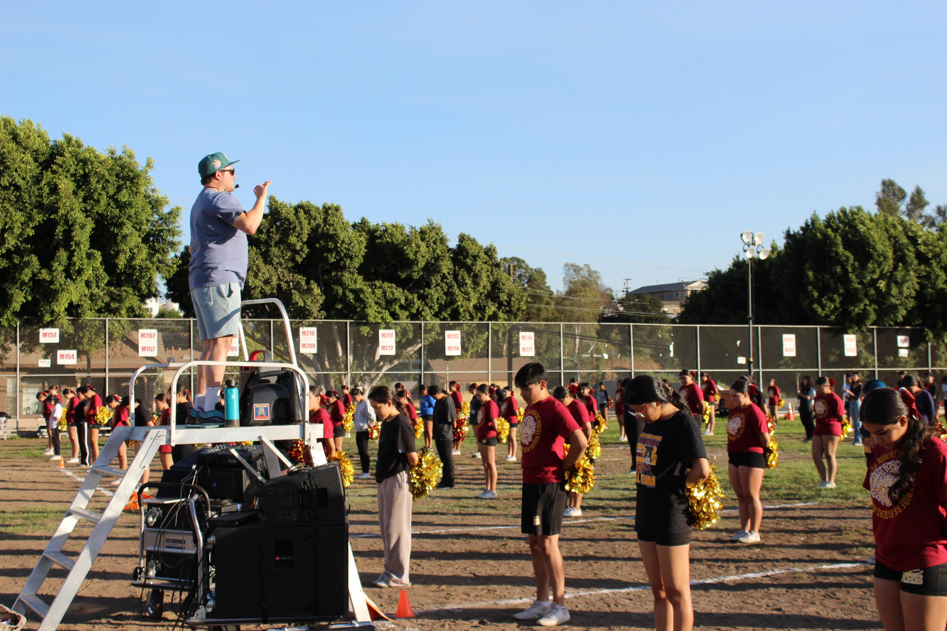 Les étudiants sont prêts à « commencer » avec les Black Eyed Peas au spectacle de mi-temps de l’East LA Classic