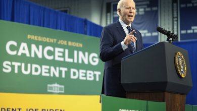 L’administration Biden annule plus d’un million de prêts aux fonctionnaires