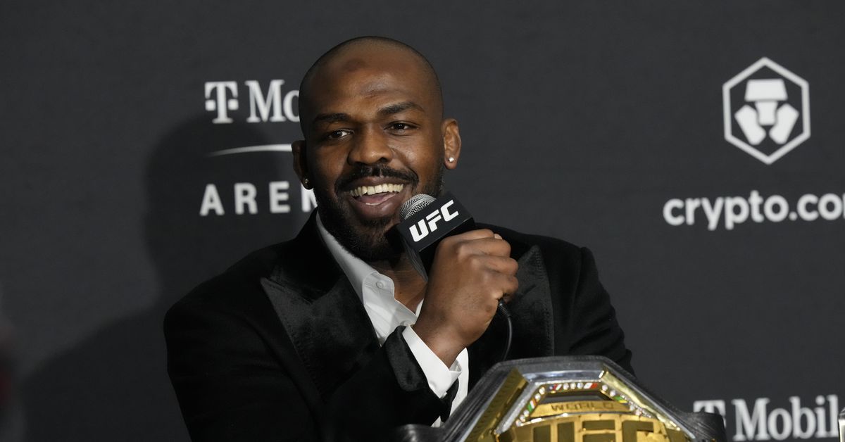 Jon Jones : Tom Aspinall a été « tellement connard que je ne veux pas faire affaire avec lui »