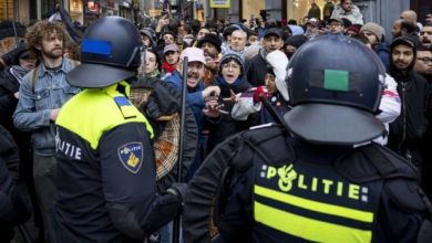 La police d’Amsterdam arrête des manifestants pro-palestiniens lors d’une manifestation interdite