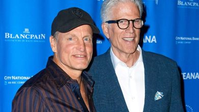 L’une des « histoires » préférées de Ted Danson implique que Woody Harrelson est en retard à la répétition – et a ensuite la meilleure excuse de tous les temps