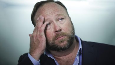 InfoWars vendu aux critiques d’Alex Jones — RT World News