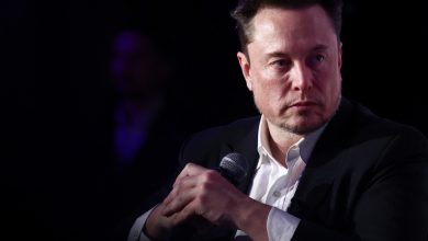 Musk menace ses ennemis avec le « Marteau de justice » — RT World News