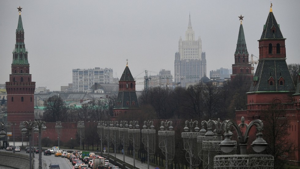 Donner des armes nucléaires à l’Ukraine serait « irresponsable » – Kremlin — RT World News