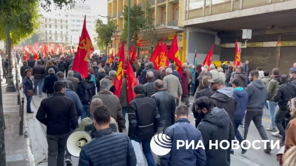 Le chef de l’OTAN accueilli par des manifestations dans un État membre (VIDEO) — RT World News