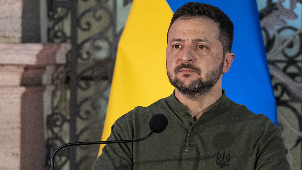 Seul un Ukrainien sur cinq voterait pour Zelensky – sondage — RT World News