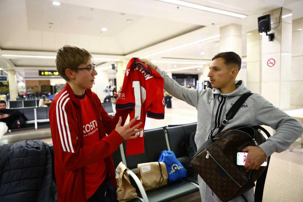 Un fan d’Osasuna récompense son voyage en bus de 10 heures pour assister au choc de la Copa del Rey qui a été annulé