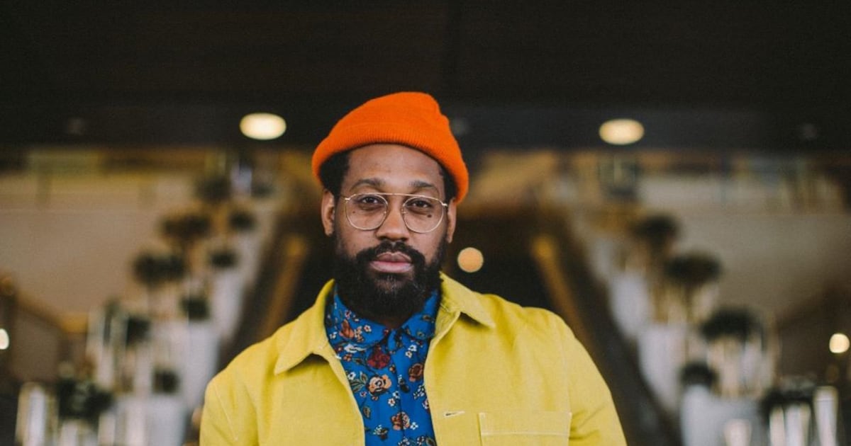 PJ Morton de Maroon 5 se produit à Morehouse pour promouvoir son nouveau livre