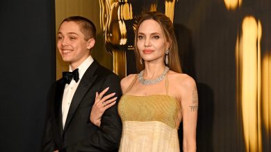 Knox, le fils d’Angelina Jolie, est beau et fait une rare apparition aux Governors Awards avec son +1 : Photos | Hollywood