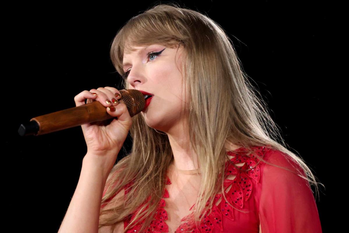 La manucure de Taylor Swift à l’arrêt de la tournée Eras d’Indianapolis a fait un doux clin d’œil à son petit ami Travis Kelce – L’avez-vous vu ?