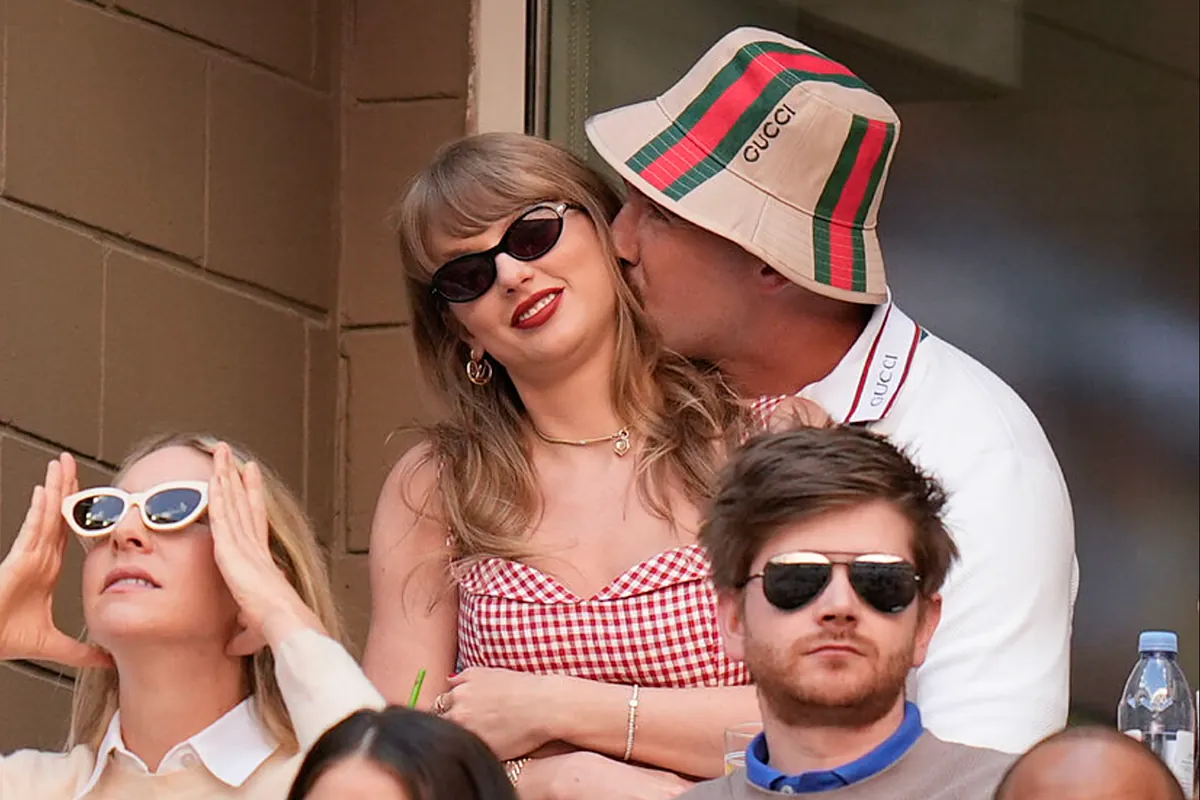 La réaction de Taylor Swift aux commentaires de Travis Kelce dans la chambre laisse les fans perplexes – Marca.com