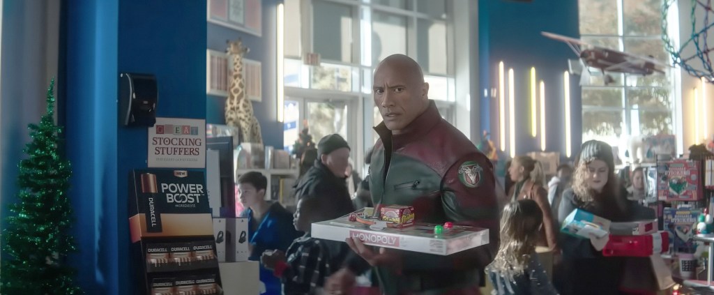 « Red One » avec Dwayne Johnson et Chris Evans envisagent des débuts entre 30 et 33 millions de dollars