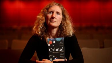 Samantha Harvey remporte le Booker Prize 2024 pour le roman « Orbital » : NPR