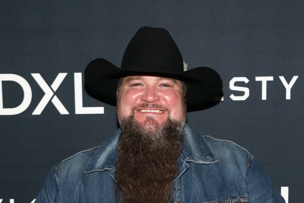 Sundance Head, vainqueur de The Voice, transporté par avion à l’hôpital après avoir été abattu dans son ranch au Texas