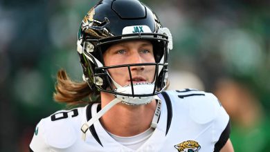 Trevor Lawrence des Jaguars, aux prises avec une importante entorse de l’articulation AC à l’épaule gauche, ne jouera pas contre les Vikings