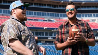 « Luke Bryan et Peyton Manning font équipe pour l’émission spéciale ‘It’s All Country' ». Voici comment regarder :