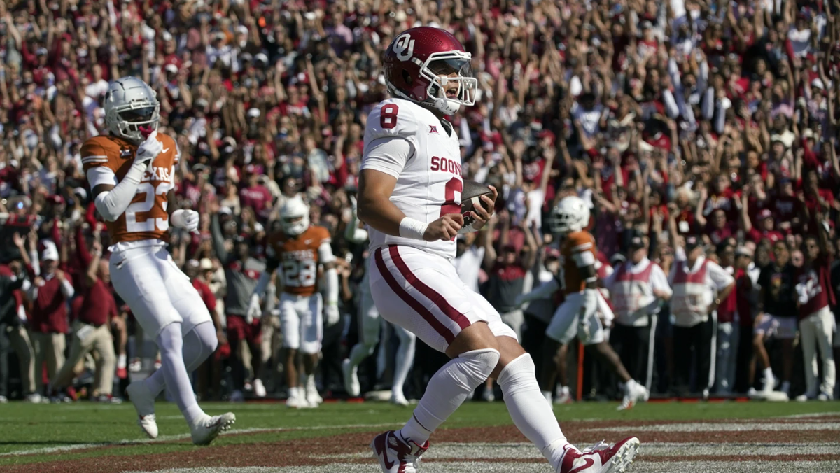 L’ancien QB de l’OU, Dillon Gabriel, bat le record de la NCAA pour le total de touchés