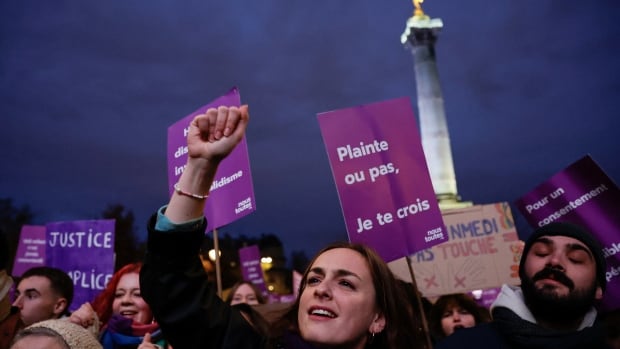 EN PHOTOS | Rassemblements à l’occasion de la Journée internationale pour l’élimination de la violence à l’égard des femmes