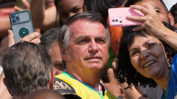 L’ancien dirigeant brésilien Jair Bolsonaro accusé d’avoir comploté pour renverser les élections de 2022