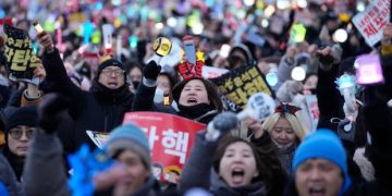 Le Parlement sud-coréen vote la destitution du président Yoon Suk Yeol en raison de l’ordre de la loi martiale