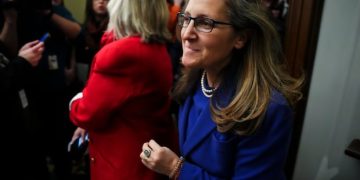 « Cette nouvelle m’a vraiment frappé » : les politiciens réagissent à la démission surprise de Chrystia Freeland