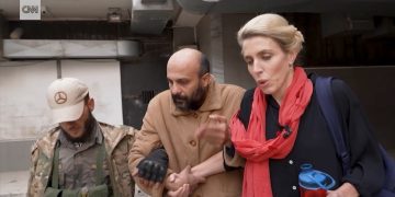 CNN soupçonné d’avoir « fabriqué » une histoire de libération des prisons syriennes — RT World News