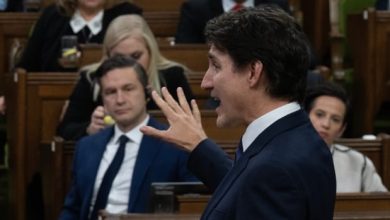 Trudeau accuse Poilievre de ne pas avoir mis la politique de côté face à la menace tarifaire de Trump