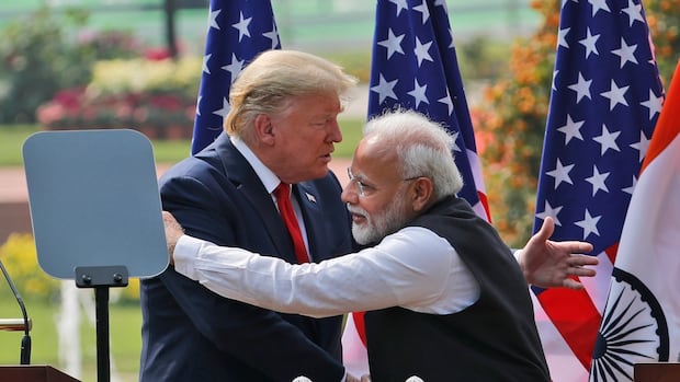 Le Modi de l’Inde arrive à Washington alors que la déportation de migrants illégaux émet des mijotage